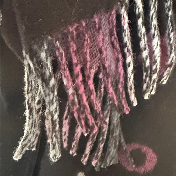 Luxurious Black Multicolor Stars and Stripes 100% wool. - Picture 4 of 5